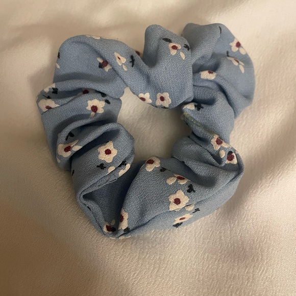 Scrunchie Bundle - Picture 4 of 4